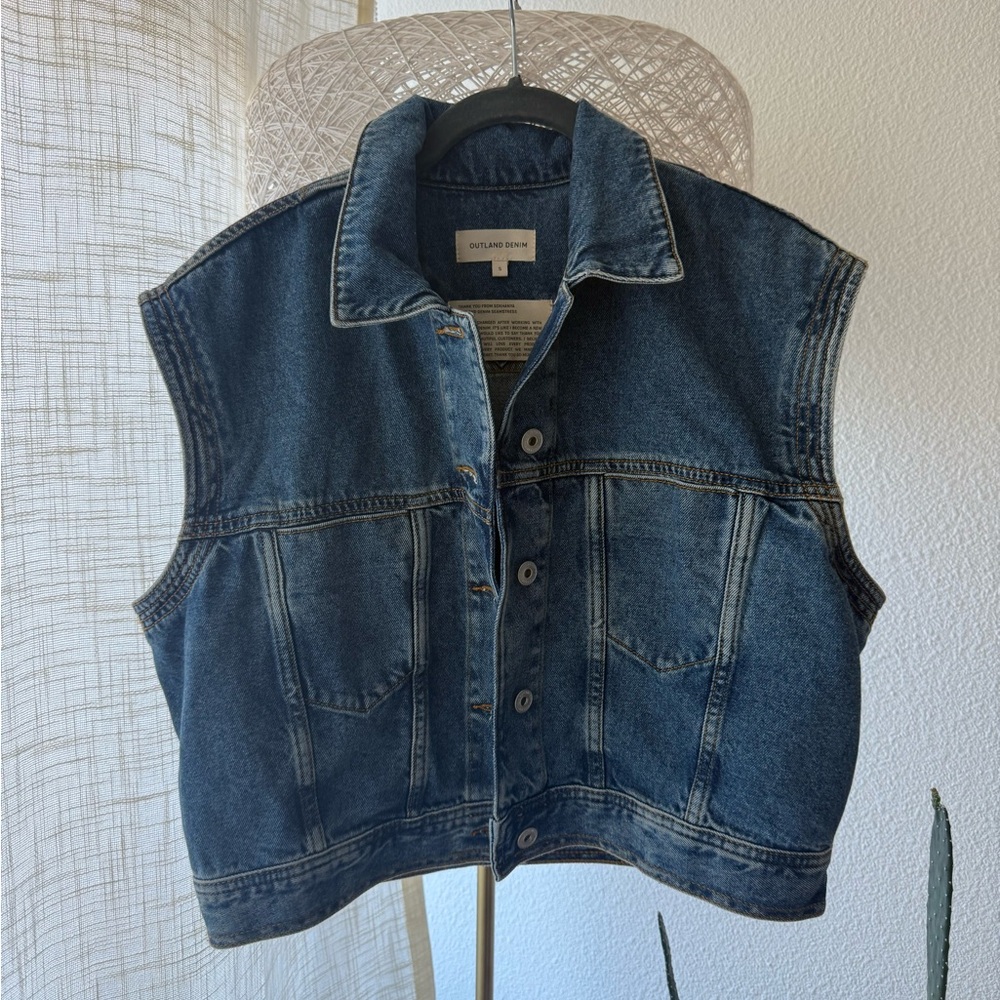 Outland Denim Blake Cropped Vest